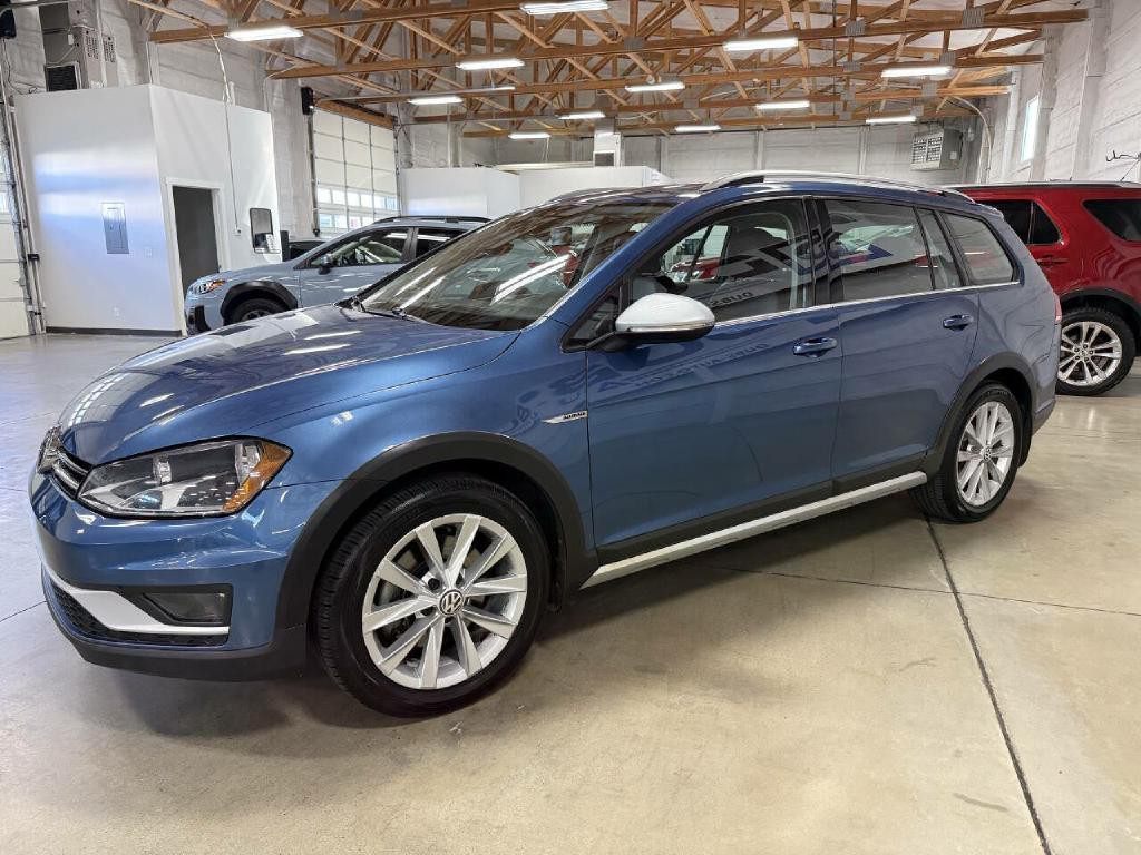 2017 Volkswagen Golf Image 11