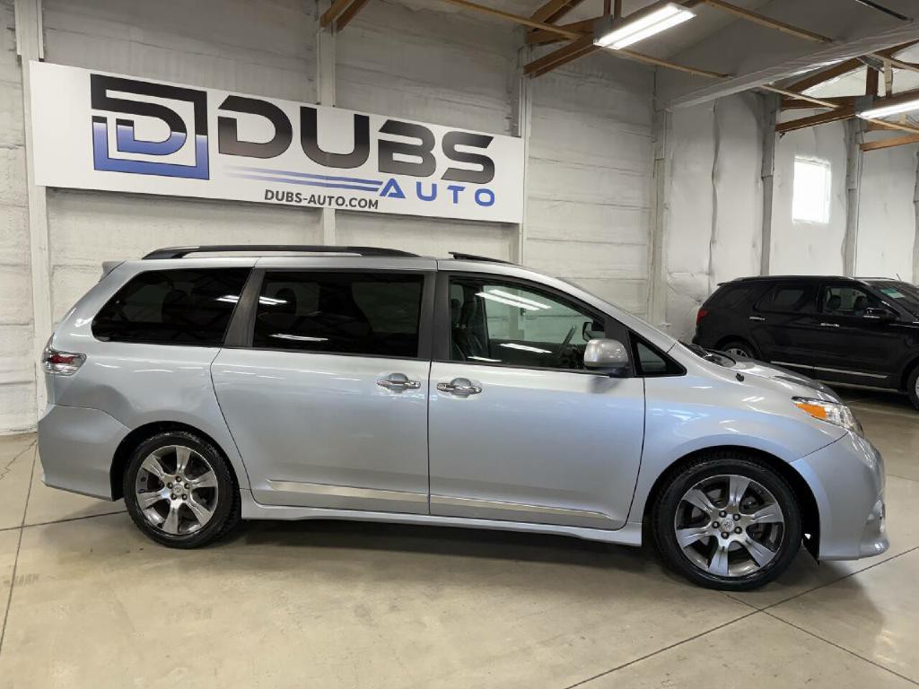 2013 Toyota Sienna Image 6