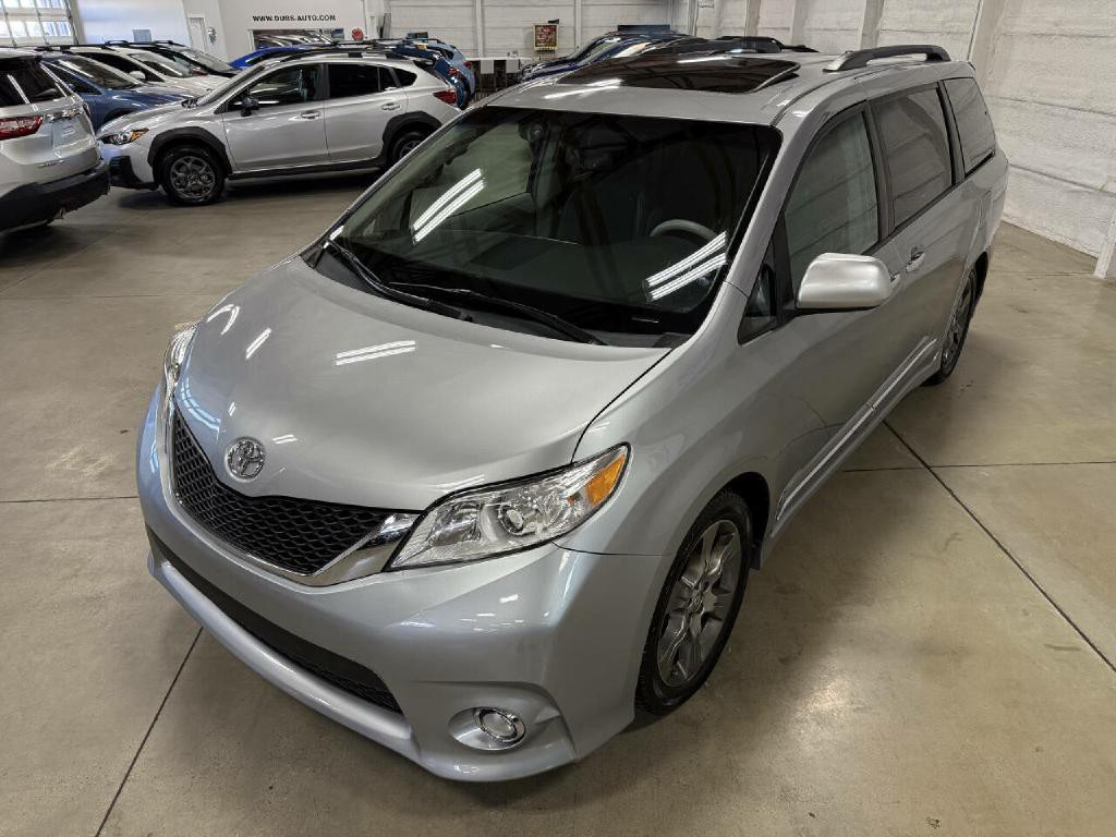 2013 Toyota Sienna Image 14