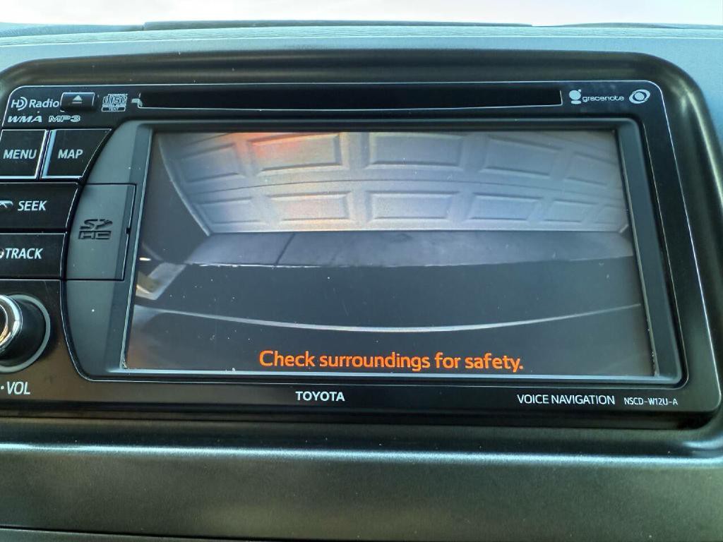 2013 Toyota Sienna Image 28