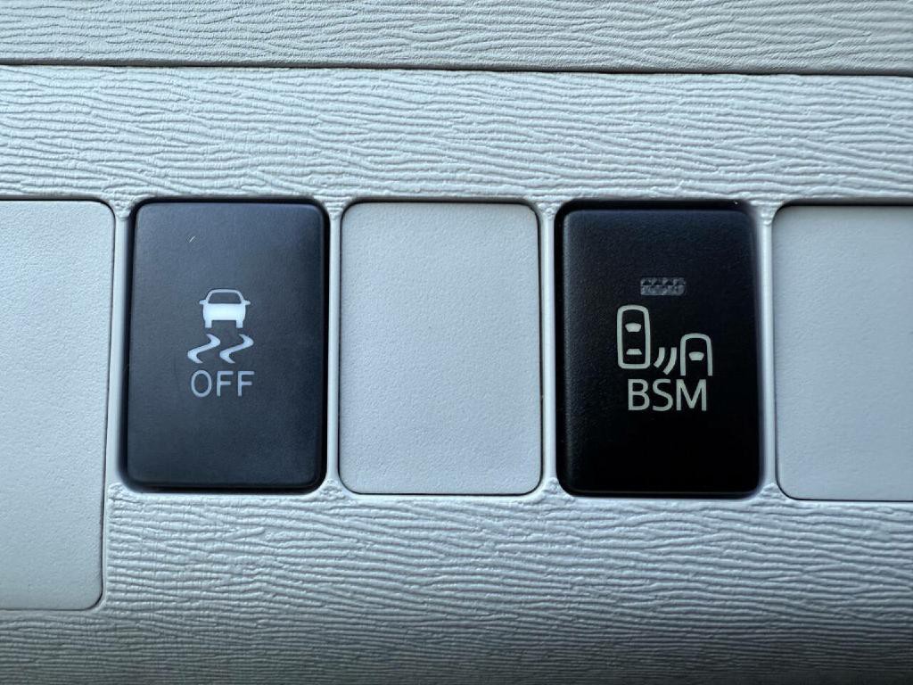 2013 Toyota Sienna Image 29