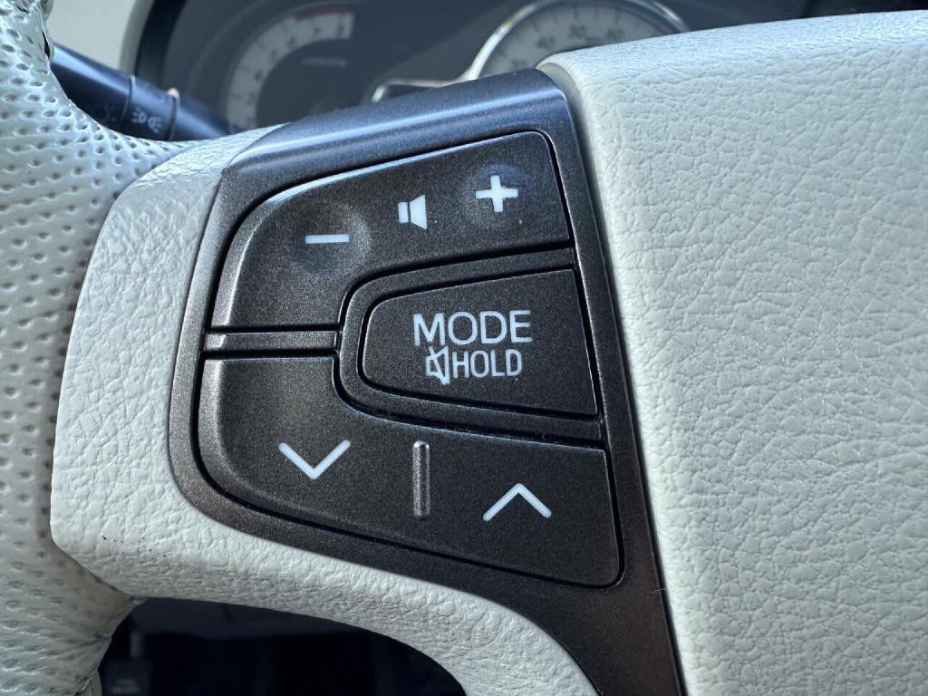 2013 Toyota Sienna Image 30