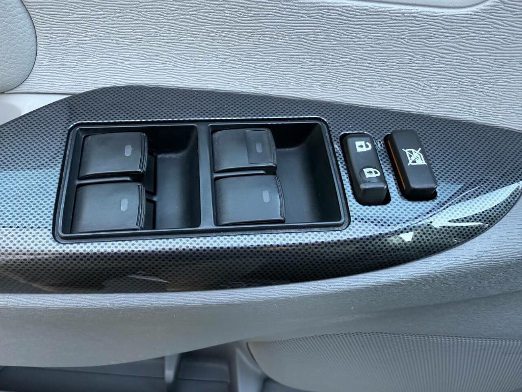 2013 Toyota Sienna Image 35