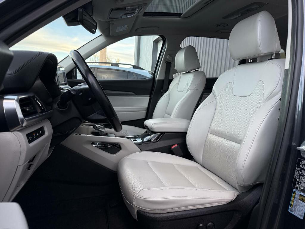 2022 Kia Telluride Image 2