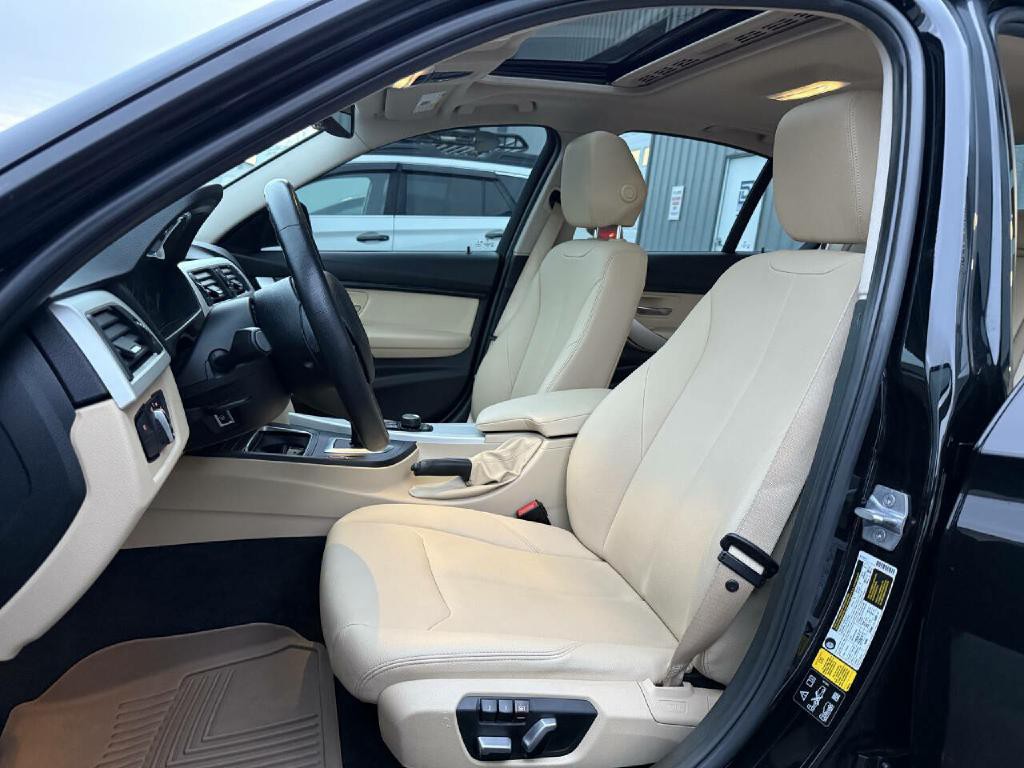 2018 BMW 3 Series Image 2