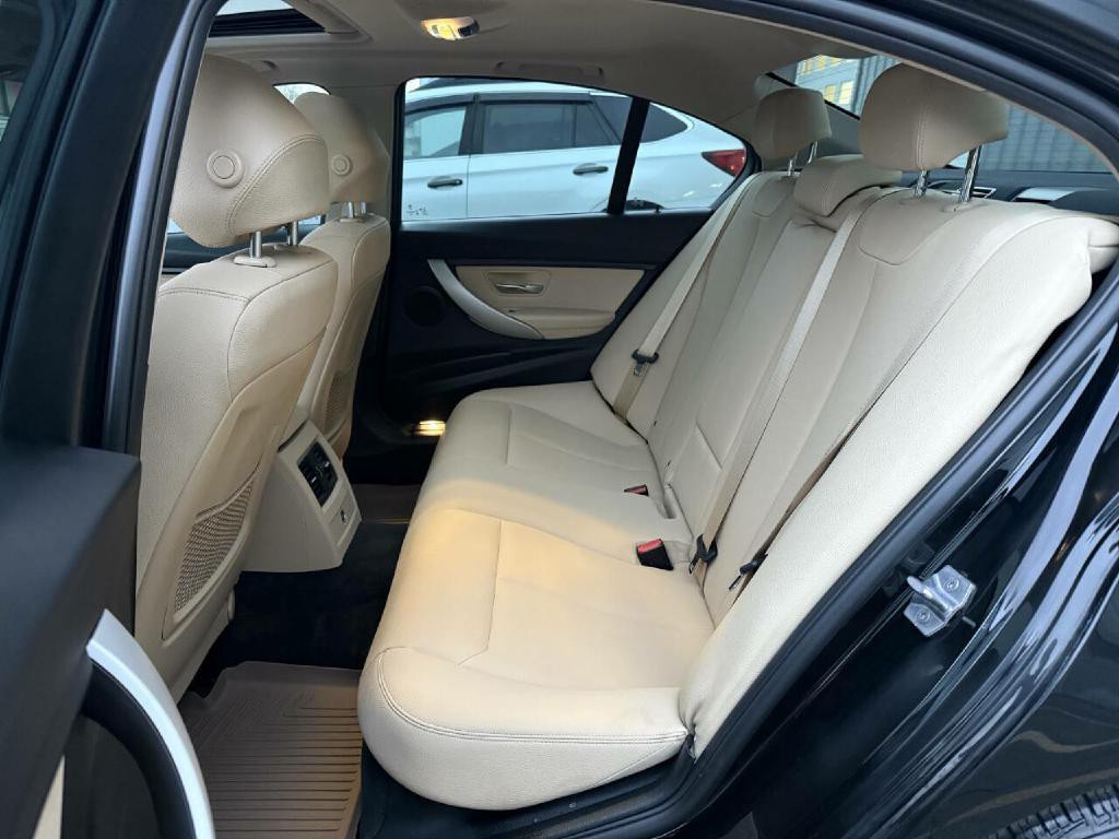 2018 BMW 3 Series Image 3