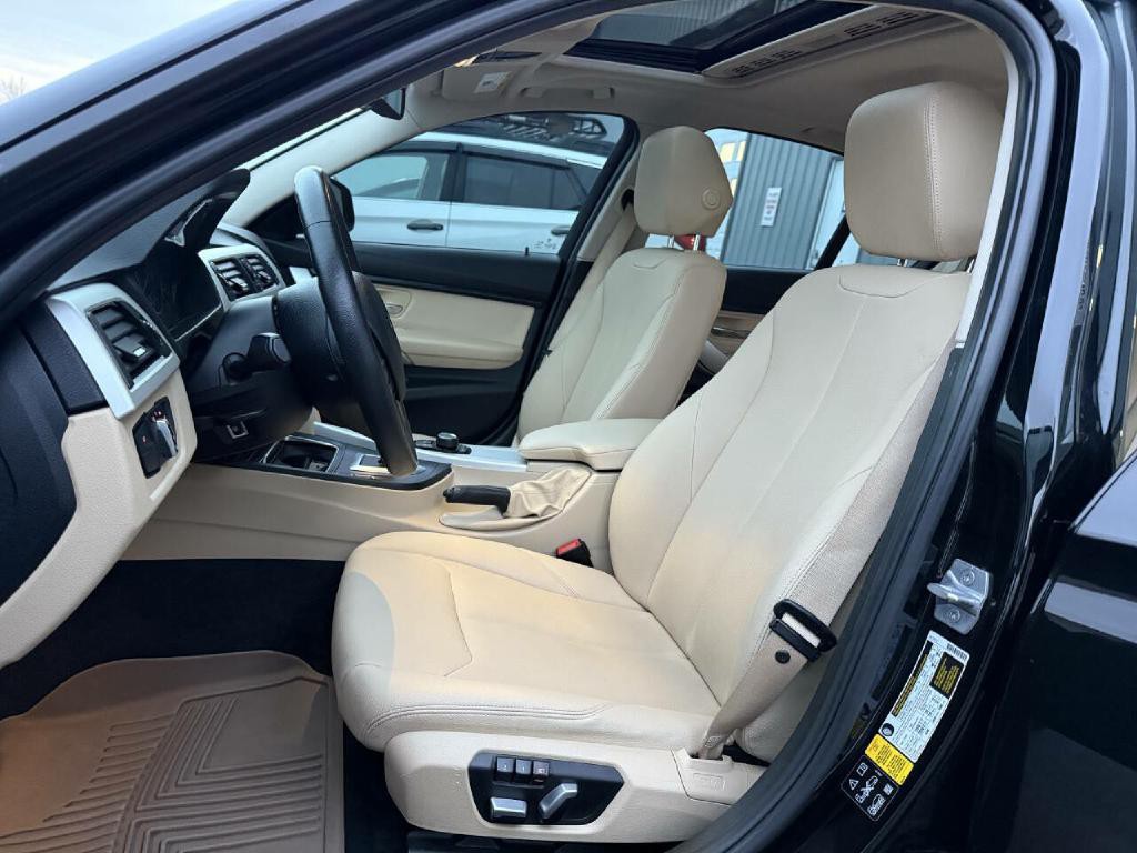 2018 BMW 3 Series Image 21