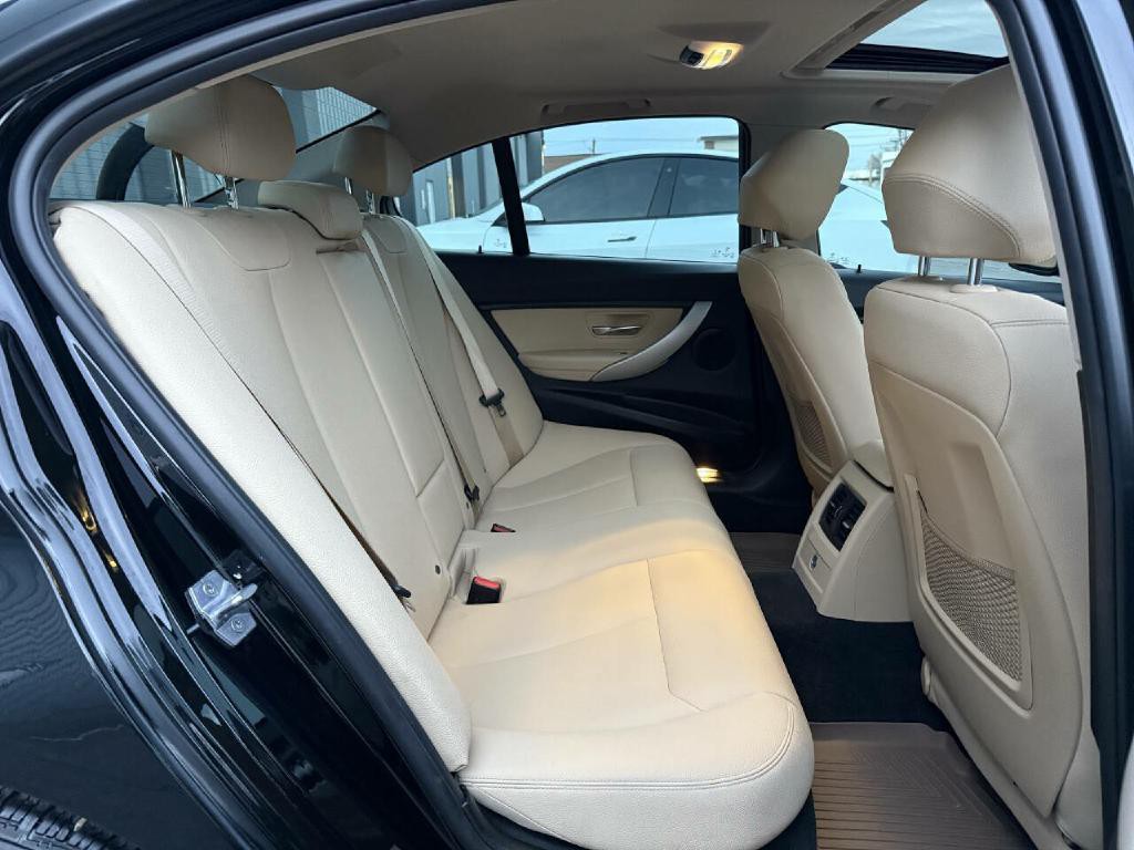 2018 BMW 3 Series Image 22