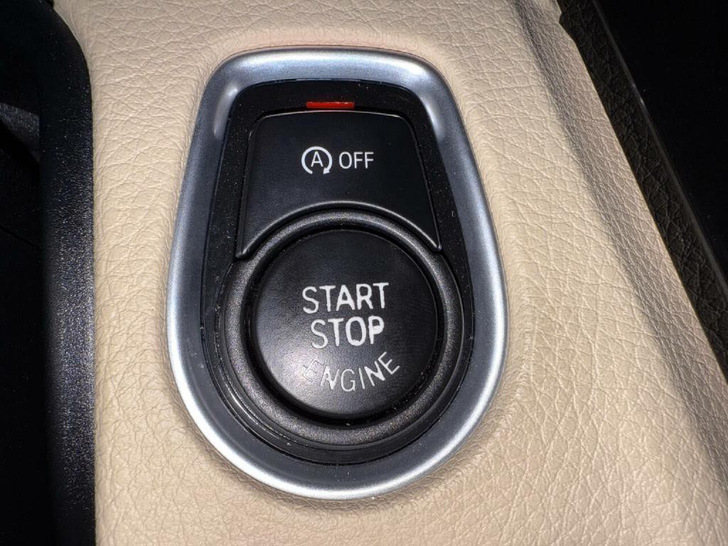 2018 BMW 3 Series Image 32