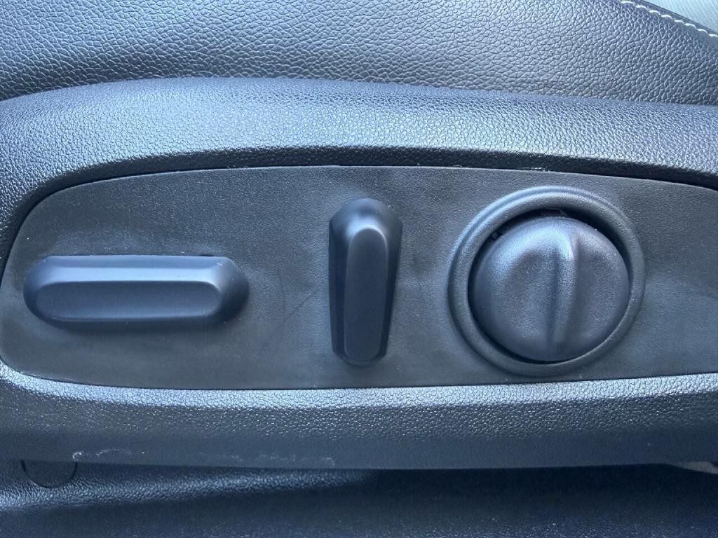 2023 GMC Terrain Image 21