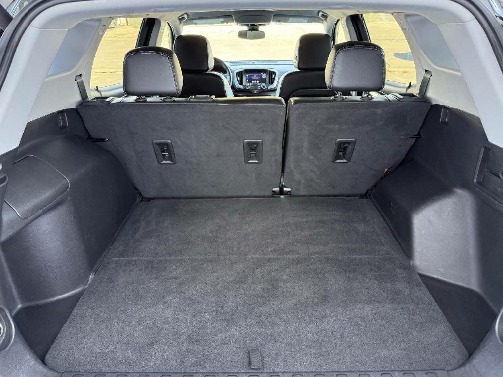 2023 GMC Terrain Image 32