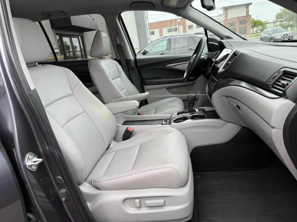 2018 Honda Pilot Image 25