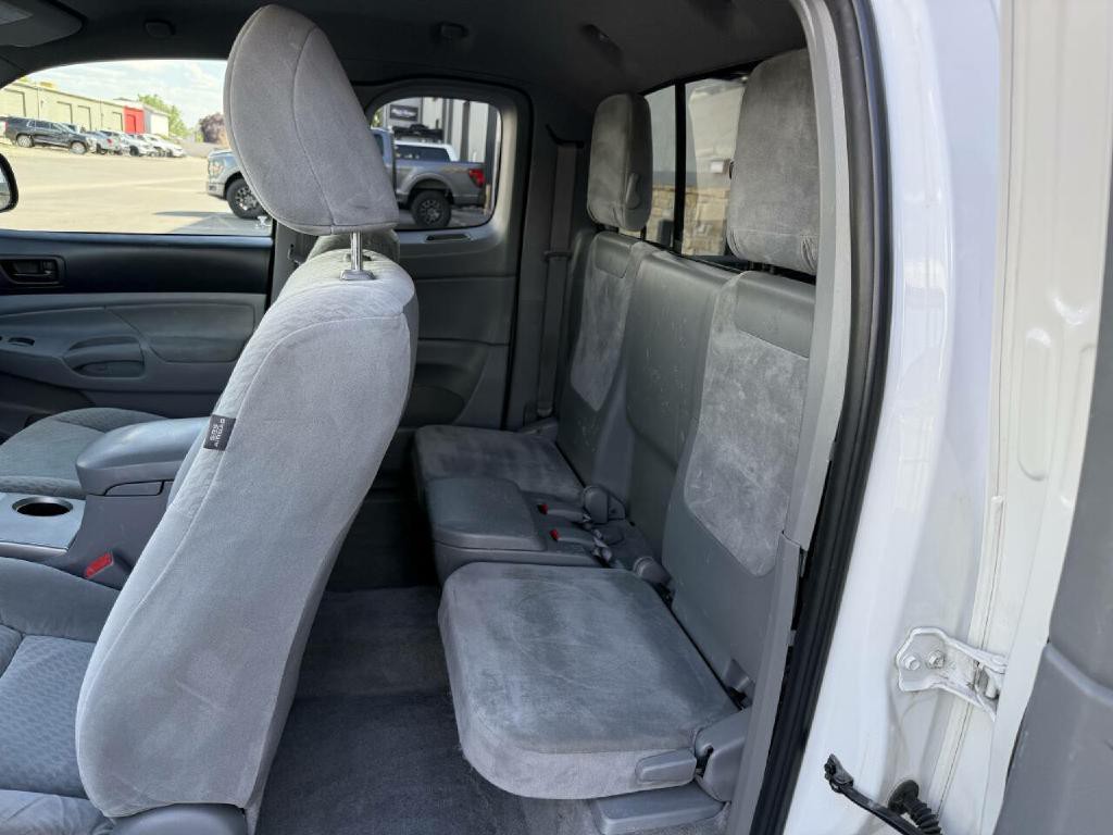 2010 Toyota Tacoma Image 3