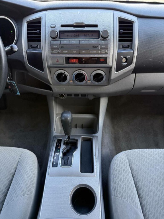 2010 Toyota Tacoma Image 26