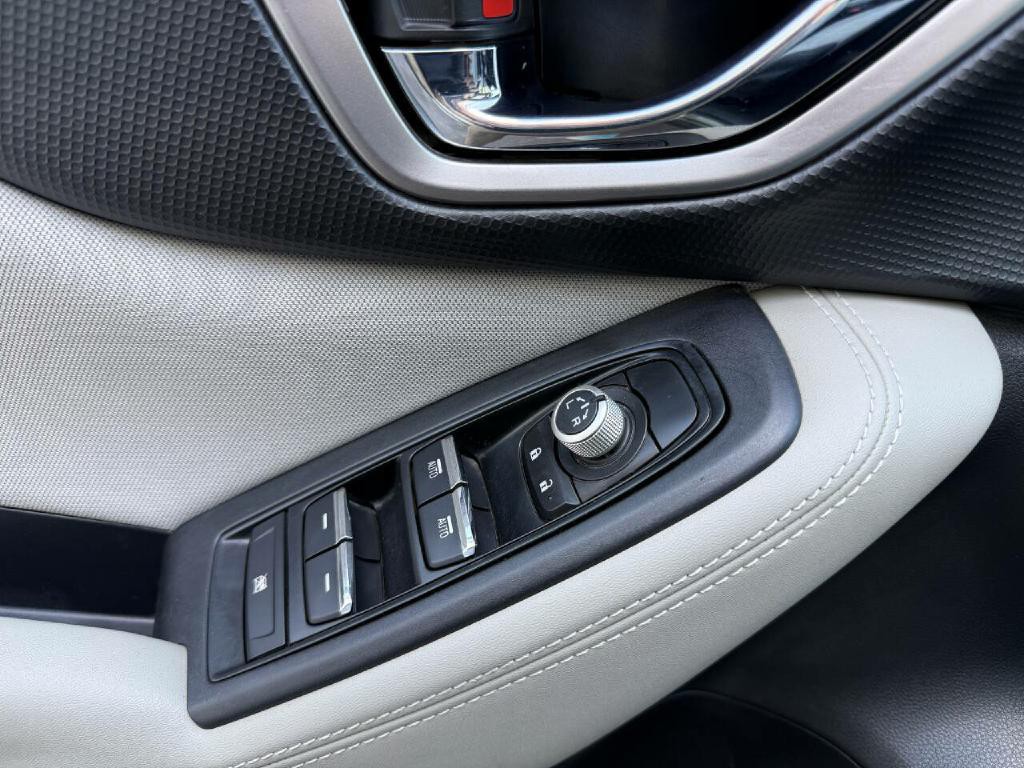 2020 Subaru Forester Image 17