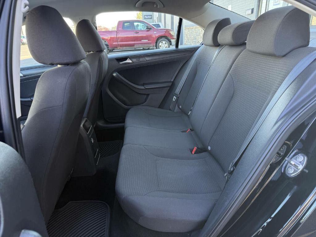 2016 Volkswagen Jetta Image 3