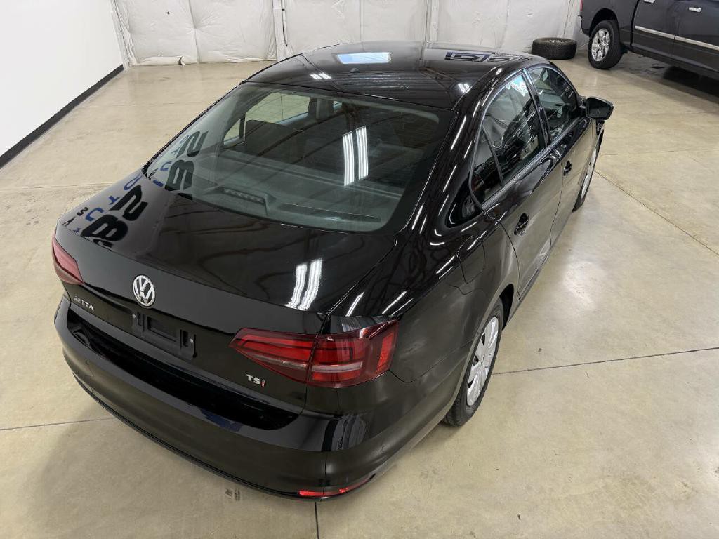 2016 Volkswagen Jetta Image 16
