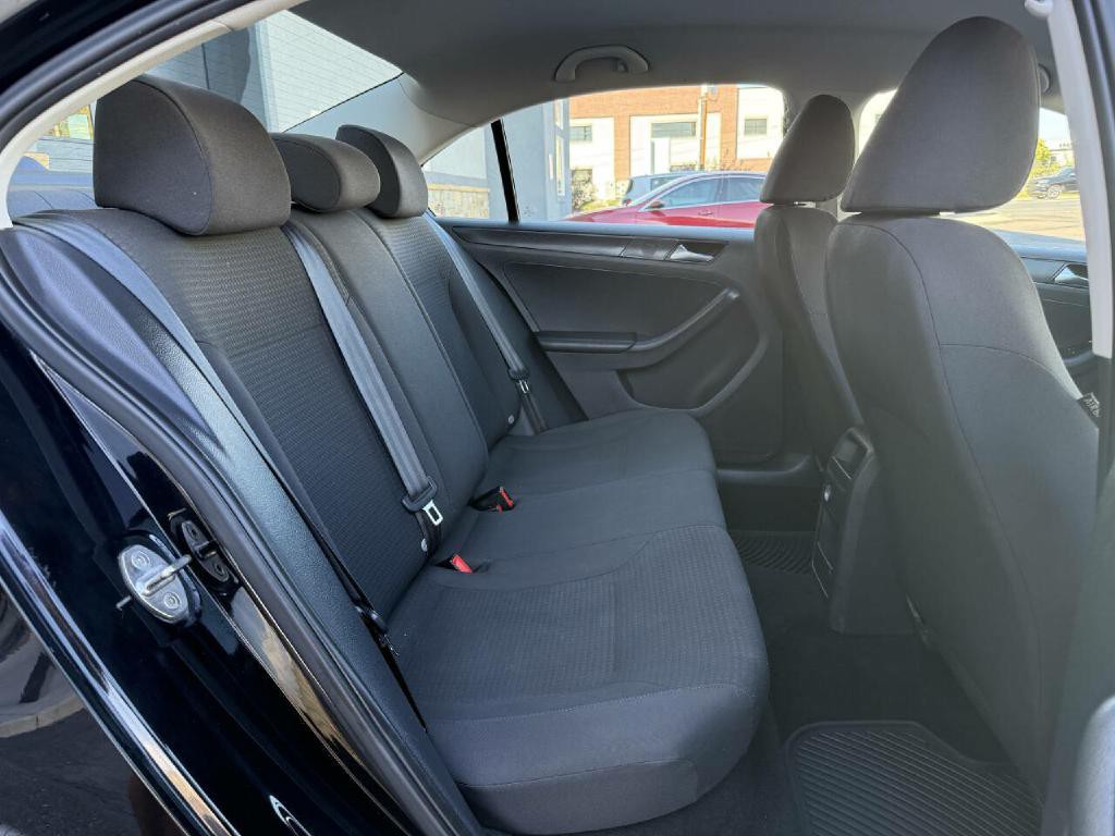 2016 Volkswagen Jetta Image 19