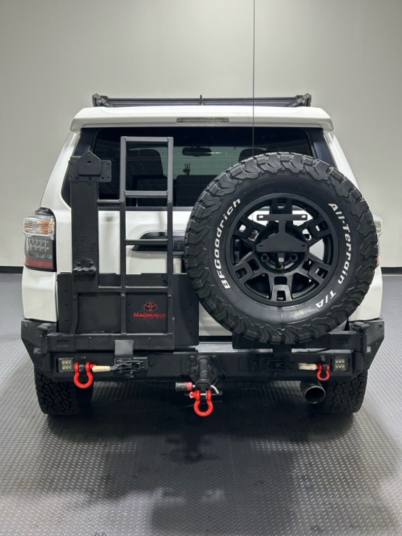 2016 Toyota 4Runner Image 6