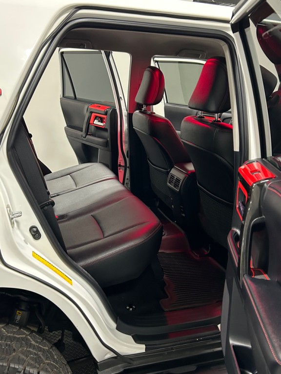 2016 Toyota 4Runner Image 10