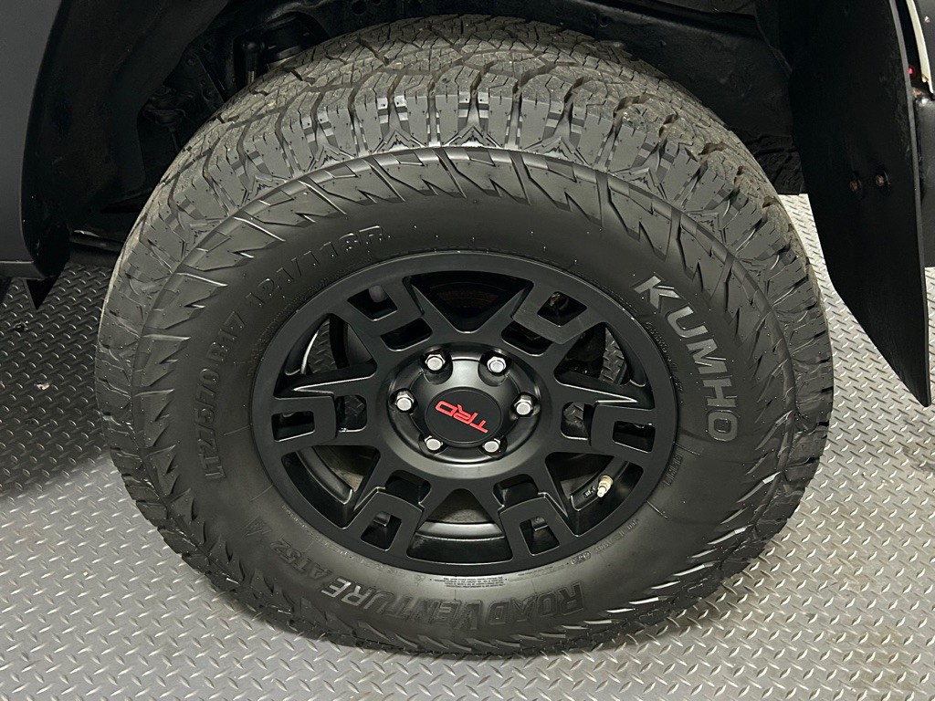 2016 Toyota 4Runner Image 20