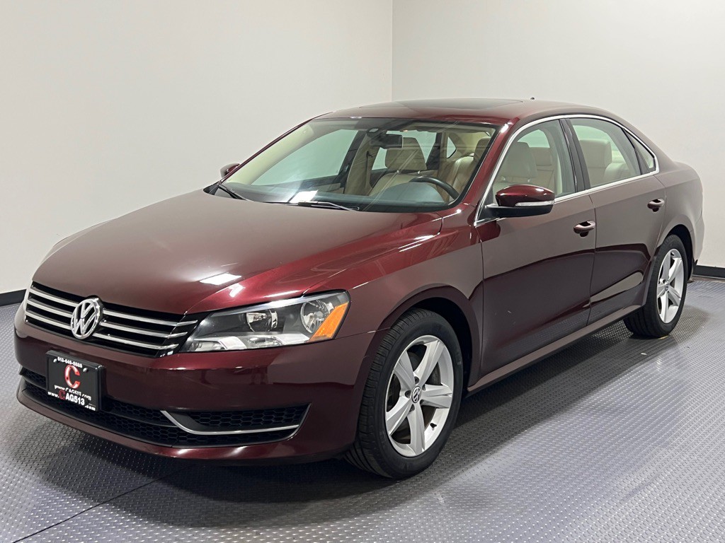 2013 Volkswagen Passat Image 1