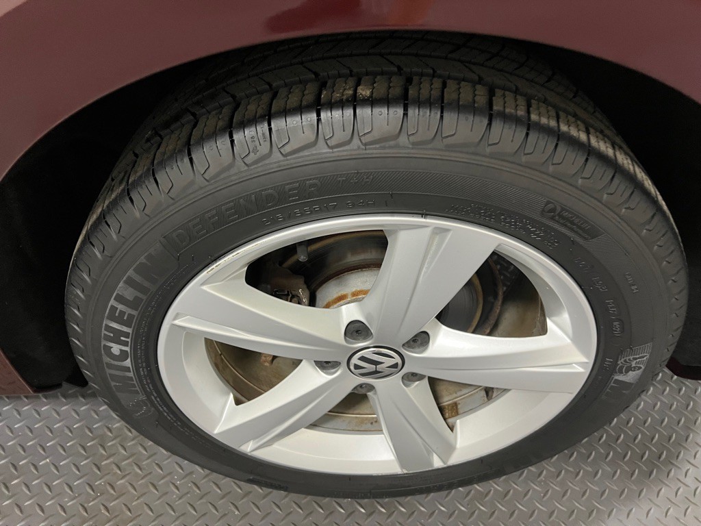 2013 Volkswagen Passat Image 18