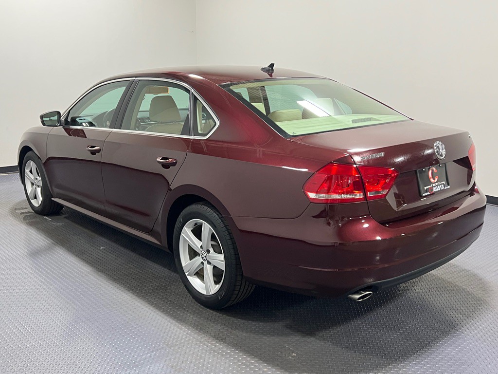 2013 Volkswagen Passat Image 20