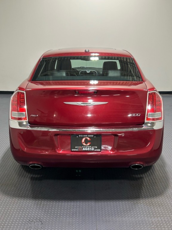 2012 Chrysler 300 Image 6