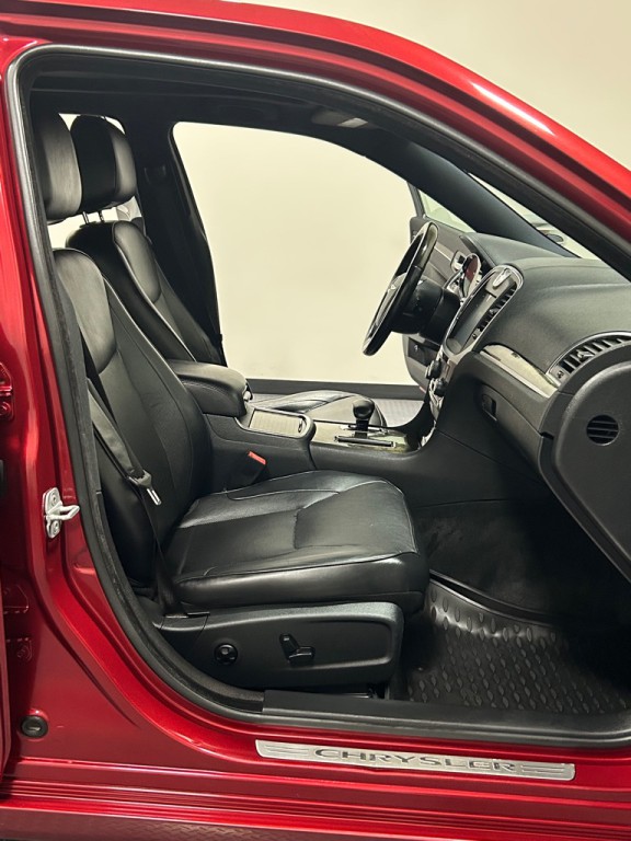 2012 Chrysler 300 Image 12