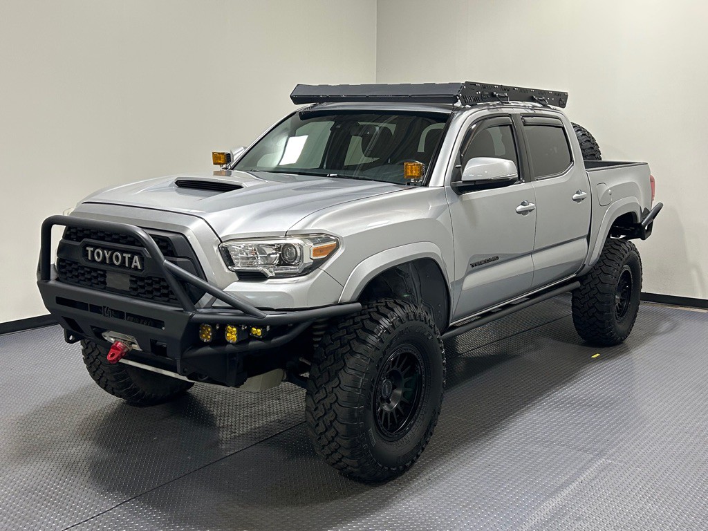 2018 Toyota Tacoma Image 1