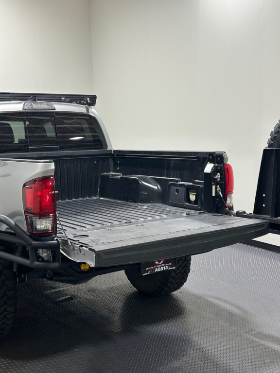 2018 Toyota Tacoma Image 10