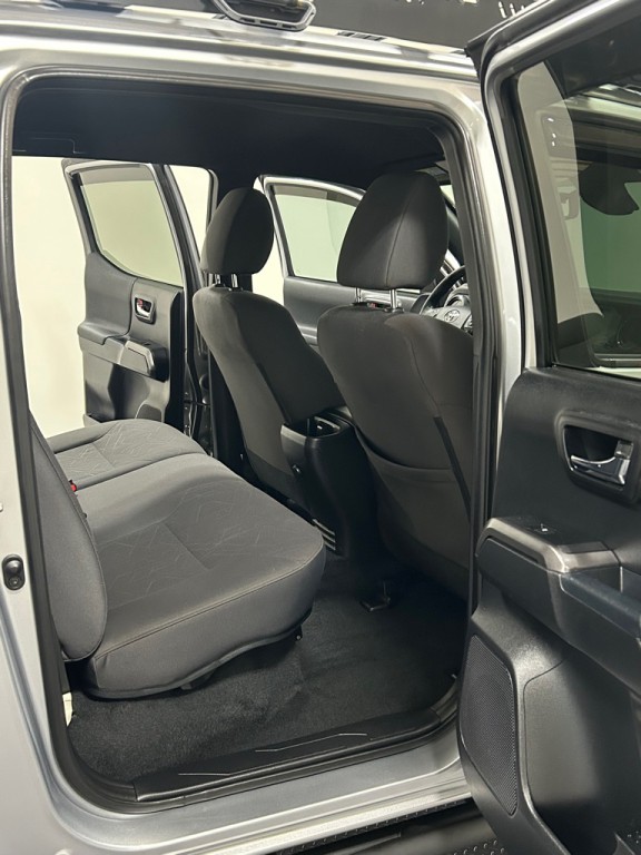 2018 Toyota Tacoma Image 11