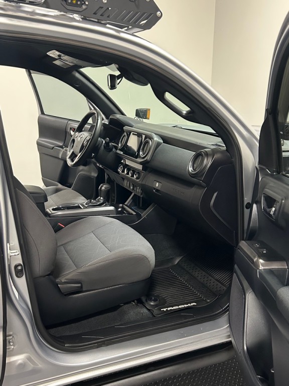 2018 Toyota Tacoma Image 12