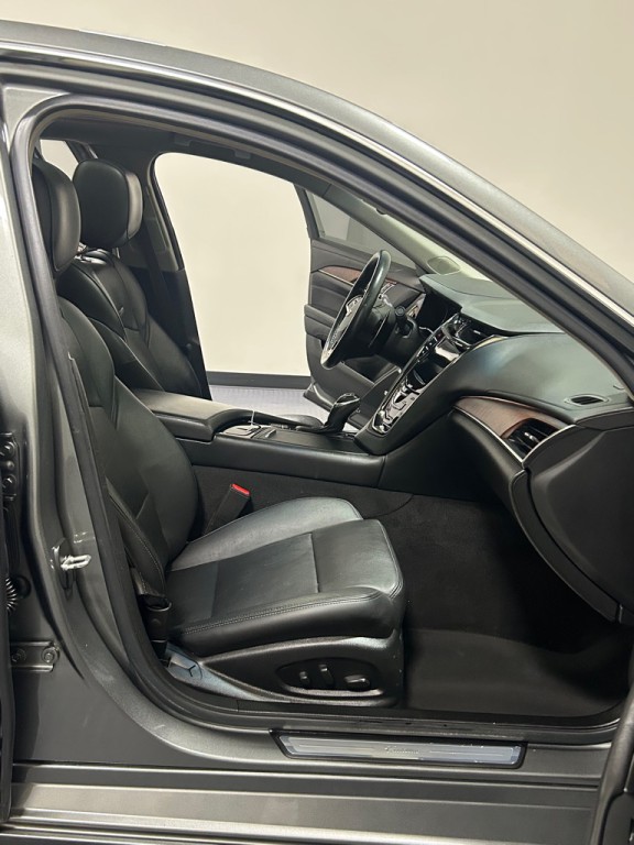 2016 Cadillac CTS Image 13