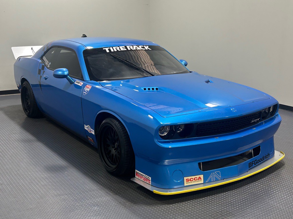 2016 Dodge Challenger Image 4
