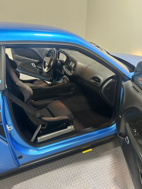 2016 Dodge Challenger Image 9