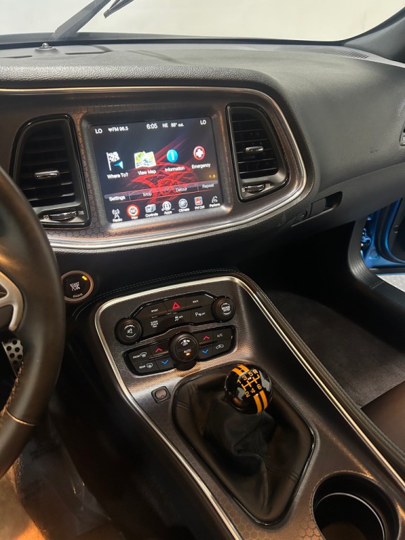 2016 Dodge Challenger Image 12