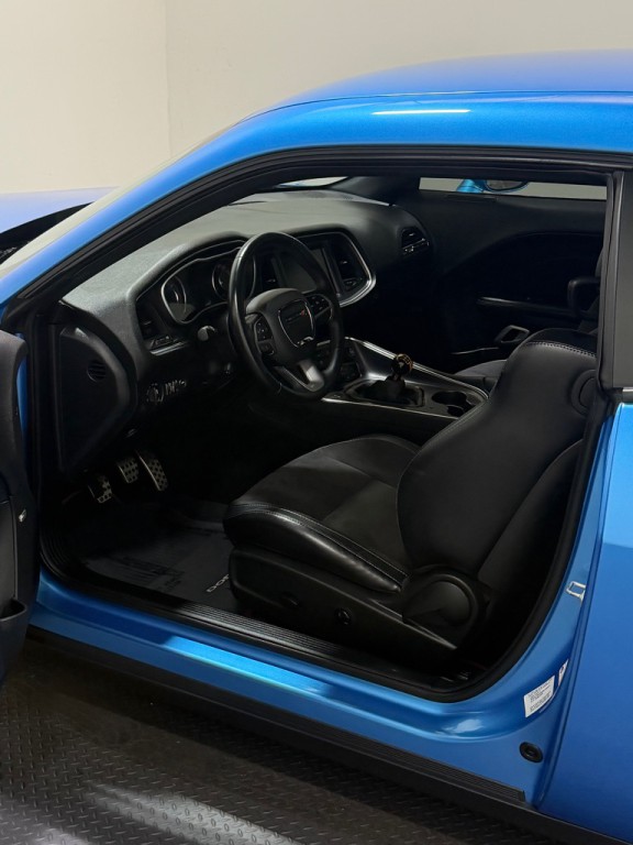 2016 Dodge Challenger Image 8