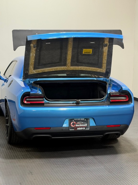 2016 Dodge Challenger Image 11