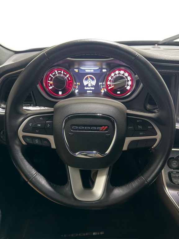 2016 Dodge Challenger Image 14