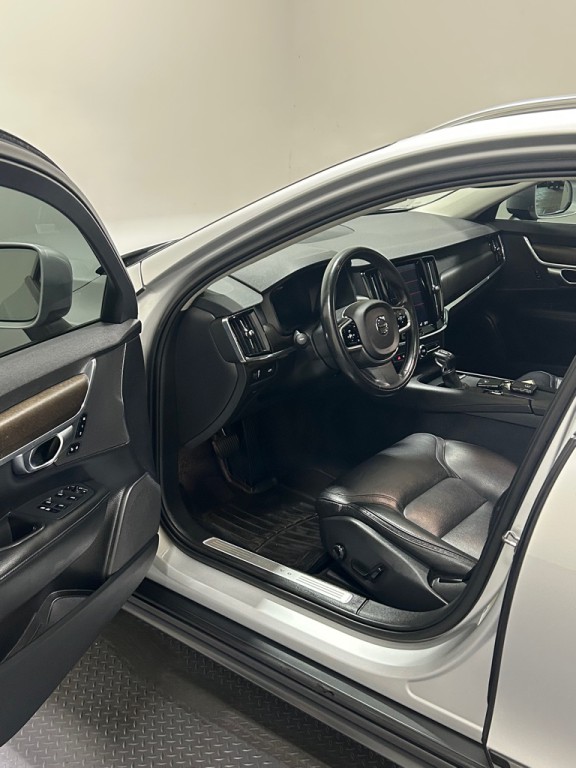 2018 Volvo V90 CROSS COUNTRY Image 8