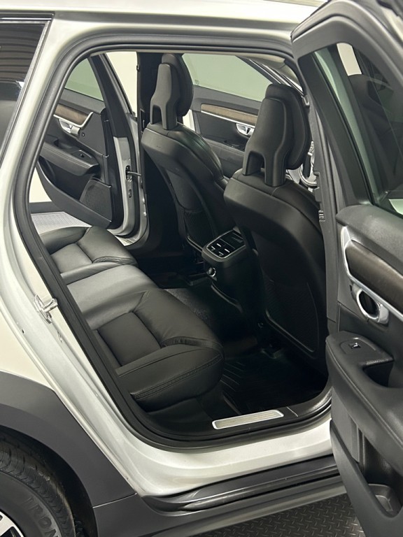 2018 Volvo V90 CROSS COUNTRY Image 11