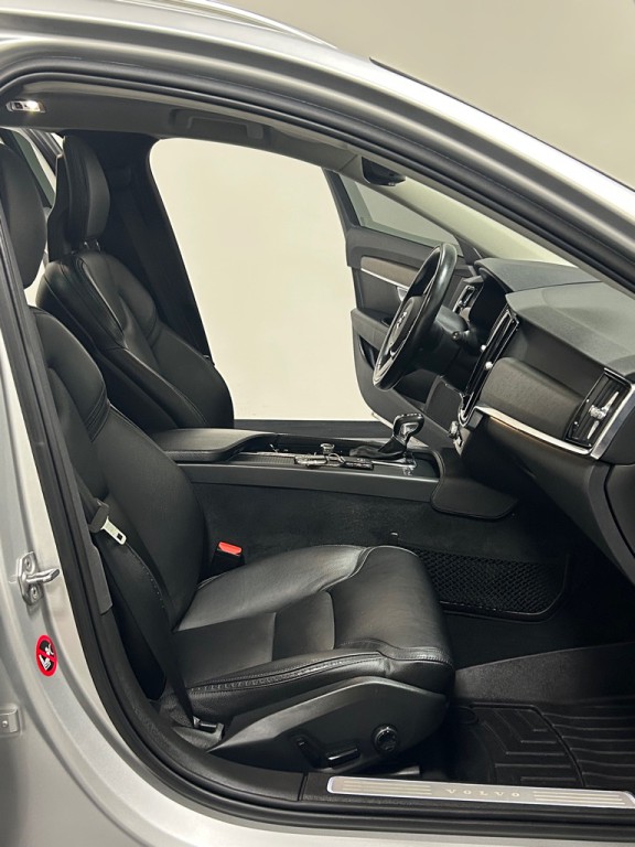 2018 Volvo V90 CROSS COUNTRY Image 13