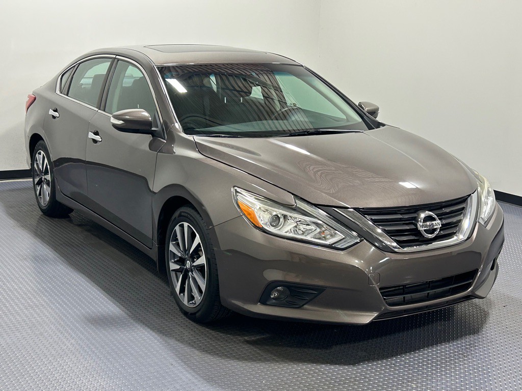 2016 Nissan Altima Image 4