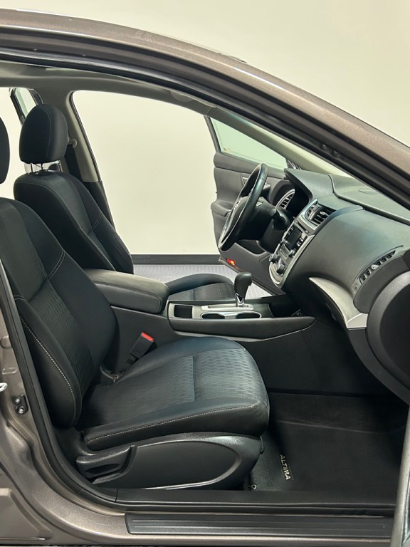 2016 Nissan Altima Image 13