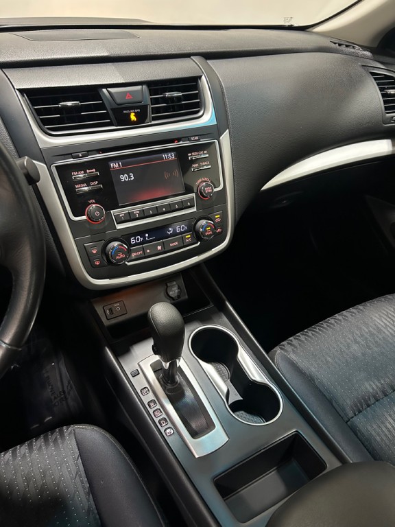 2016 Nissan Altima Image 14
