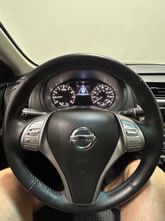 2016 Nissan Altima Image 16