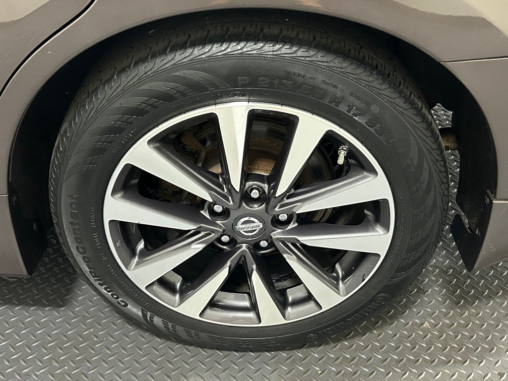 2016 Nissan Altima Image 22