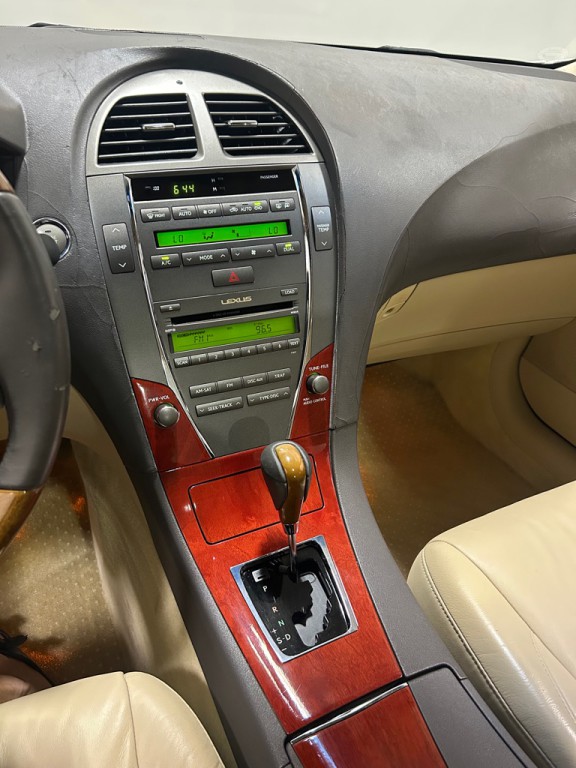 2007 Lexus ES Image 16